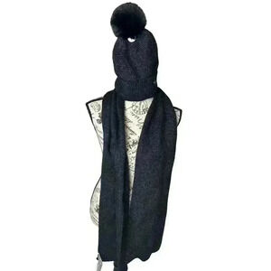 Calvin Klein Women's Pom Pom Beanie & Scarf Boxed Gift Set, Black, One Size